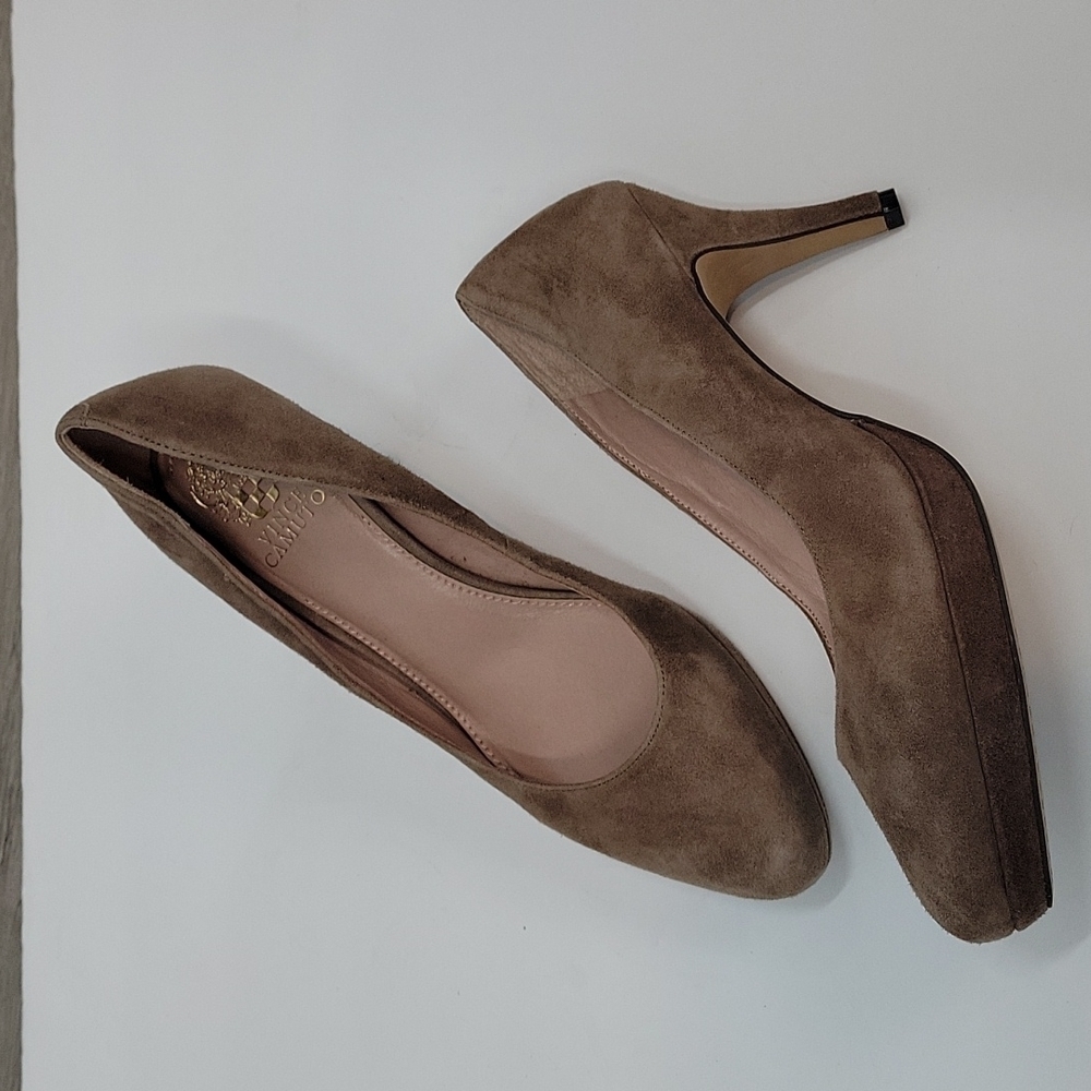 Vince Camuto Cappuccino Brown Suede Heels Size 9
